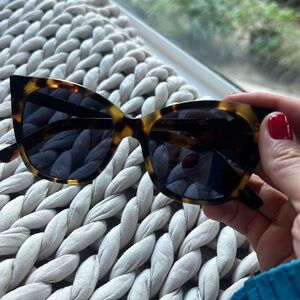 Pared cat and mouse sunglasses